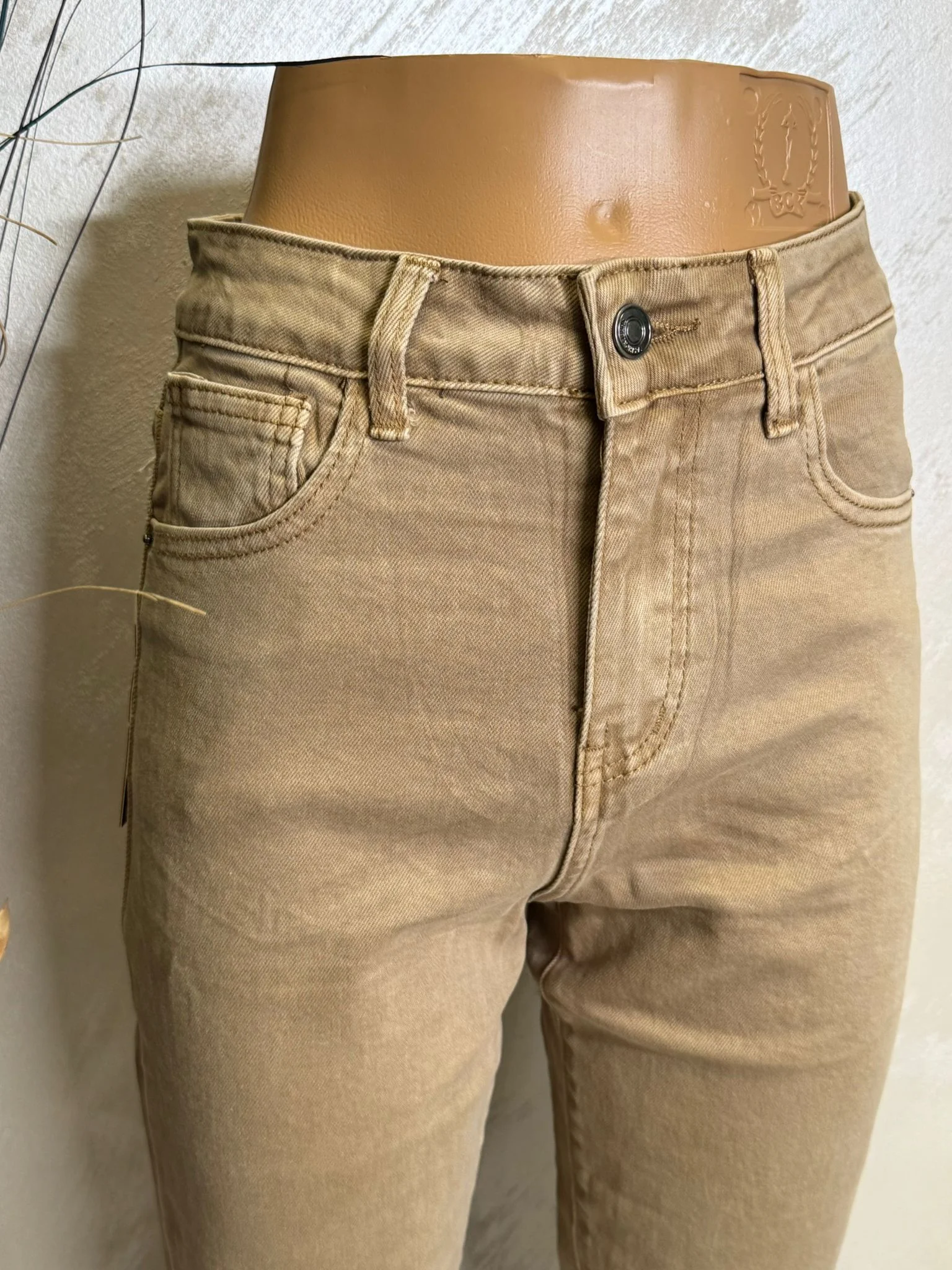 Pantaloni damă tip conic cu talie înaltă