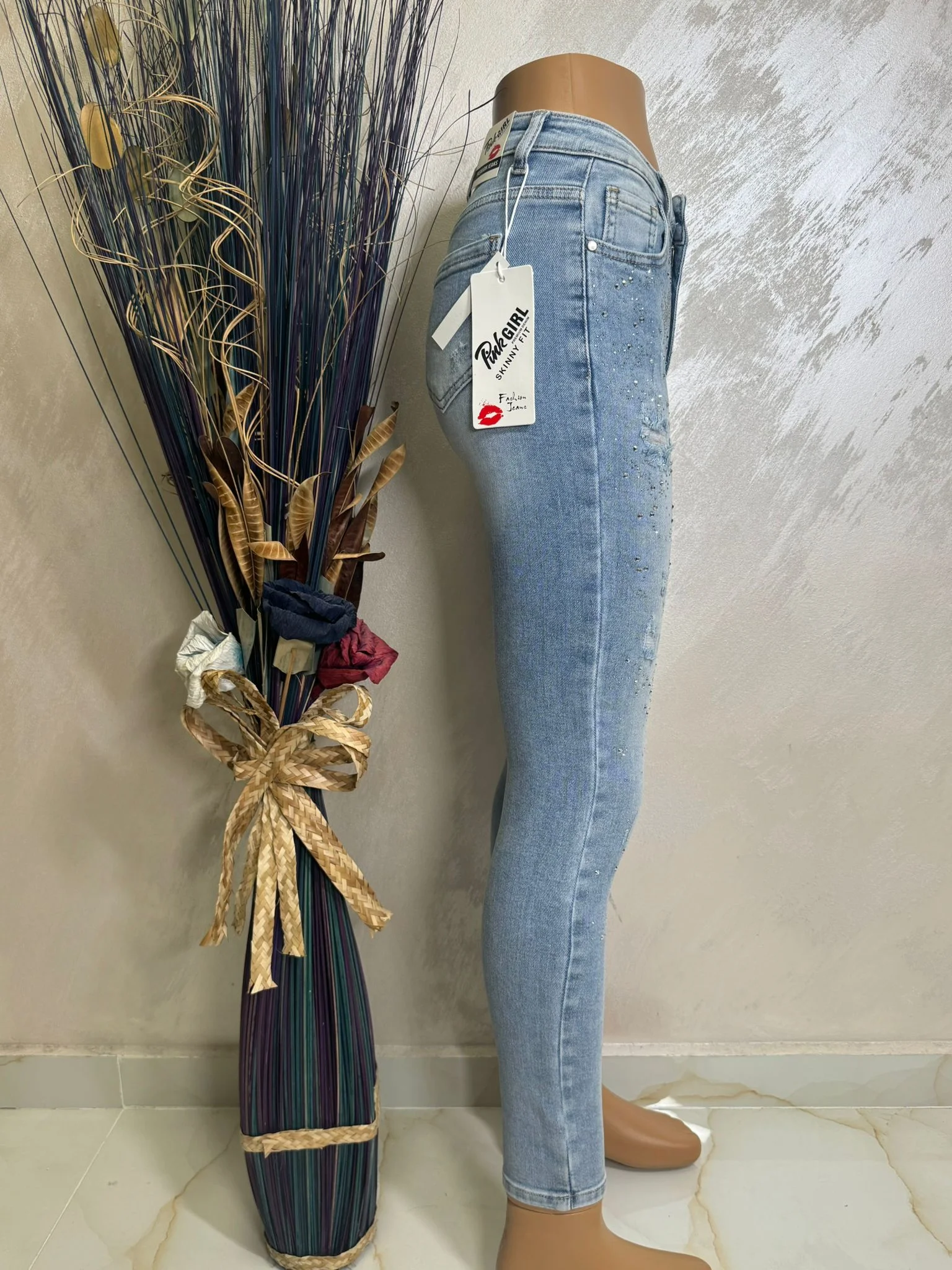 Blugi damă skinny cu strasuri și efect prespălat, model fashion