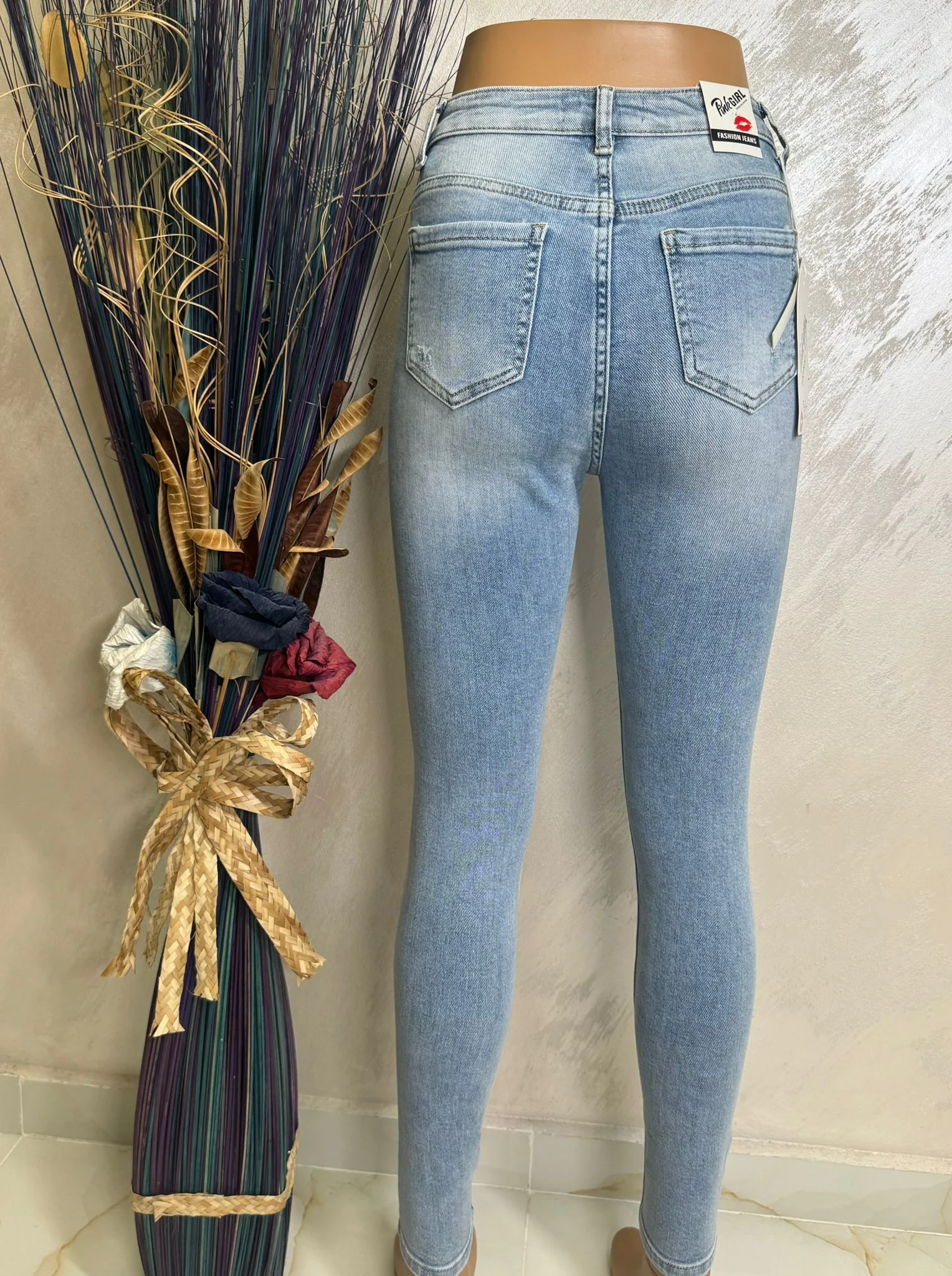 Blugi damă skinny cu strasuri și efect prespălat, model fashion