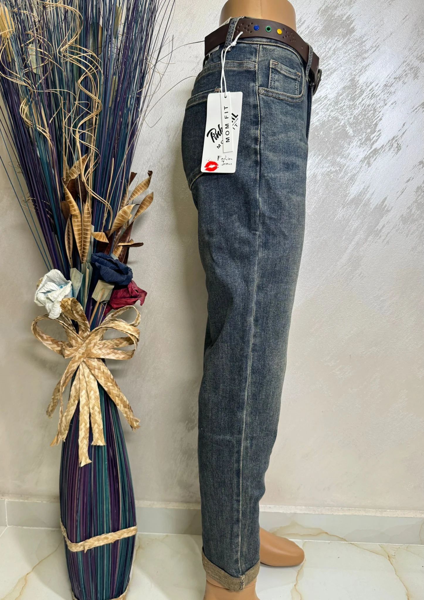 Blugi damă mom fit cu curea decorativă