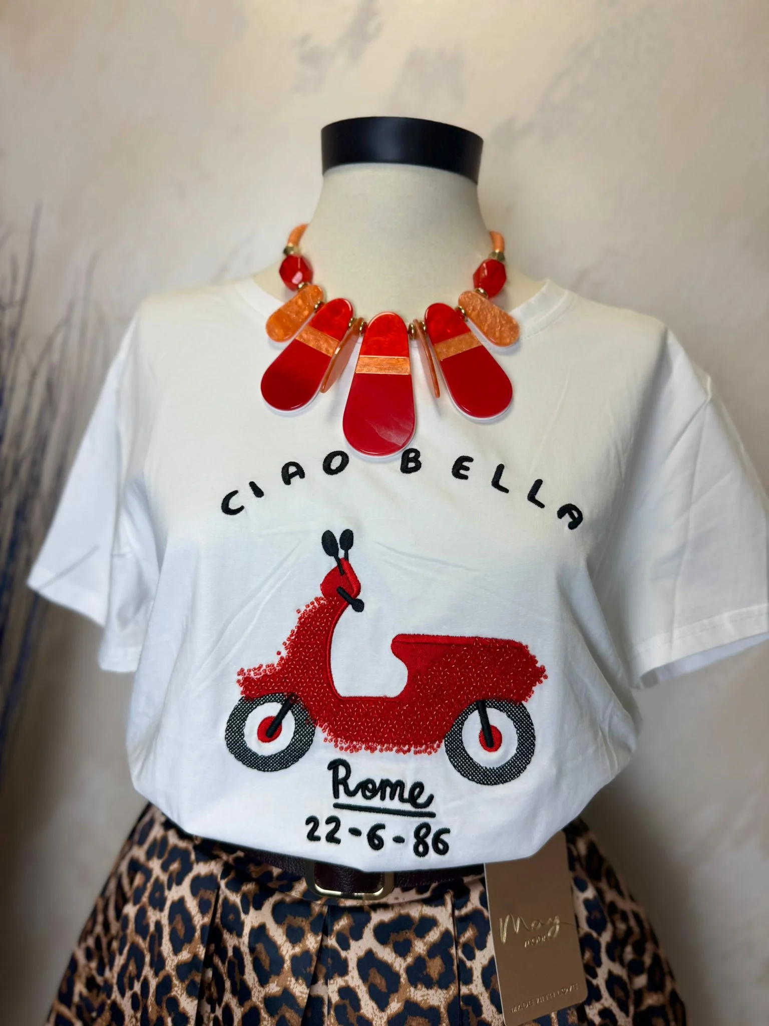 Tricou damă alb „Ciao Bella” cu imprimeu scuter – model casual chic