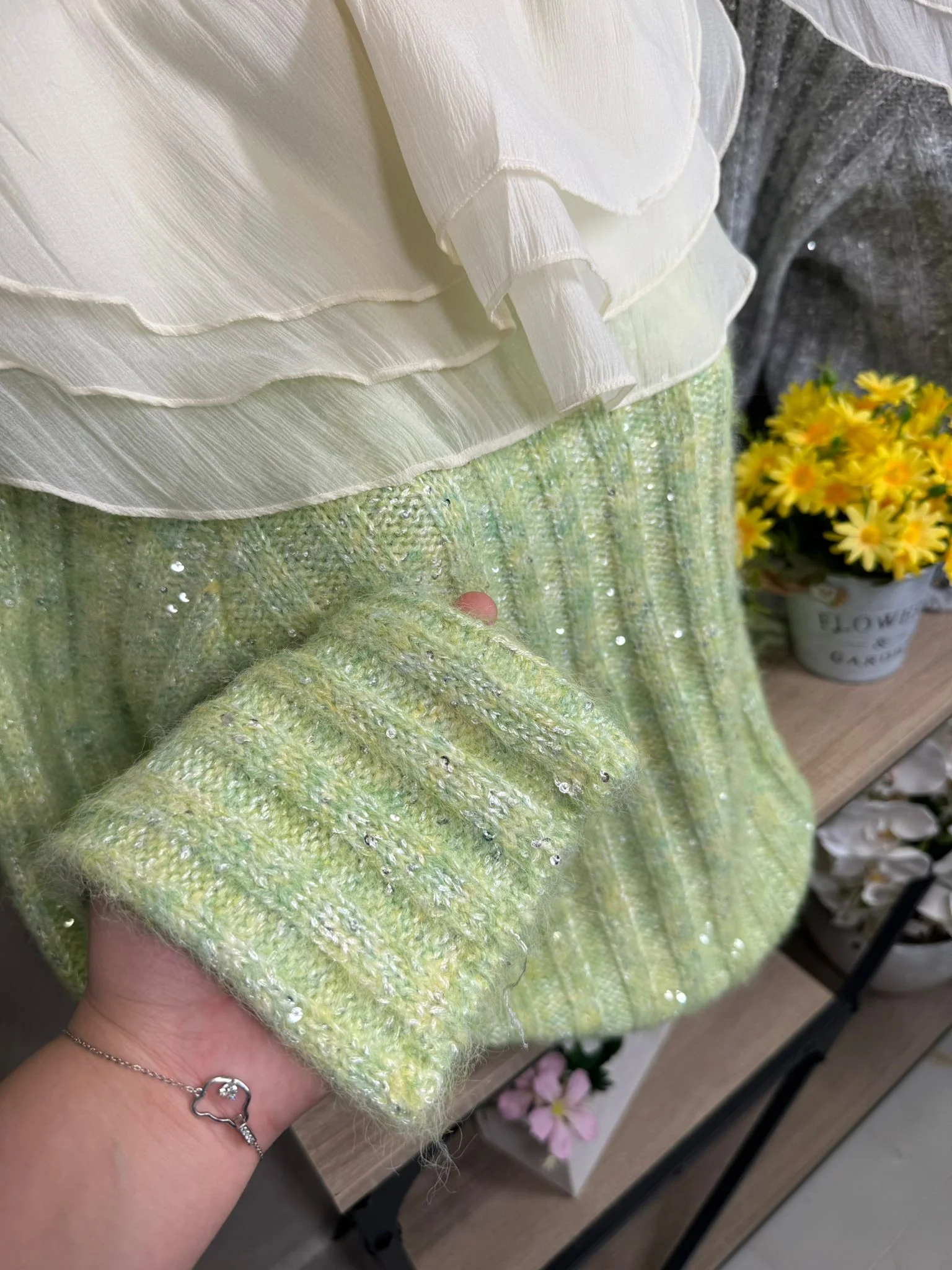 Pulover damă cu guler amplu din voal și textură fină