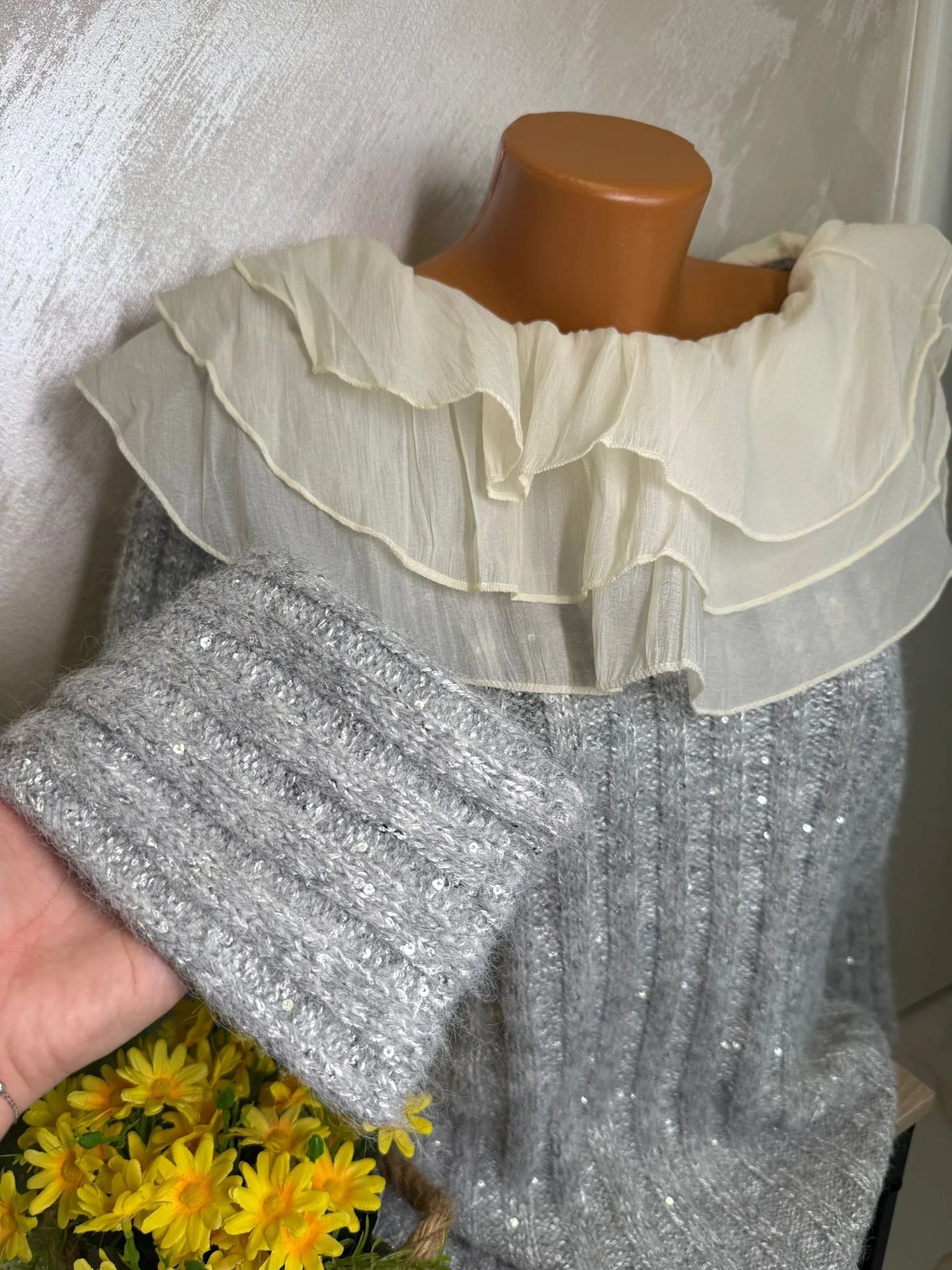 Pulover damă cu guler amplu din voal și textură fină