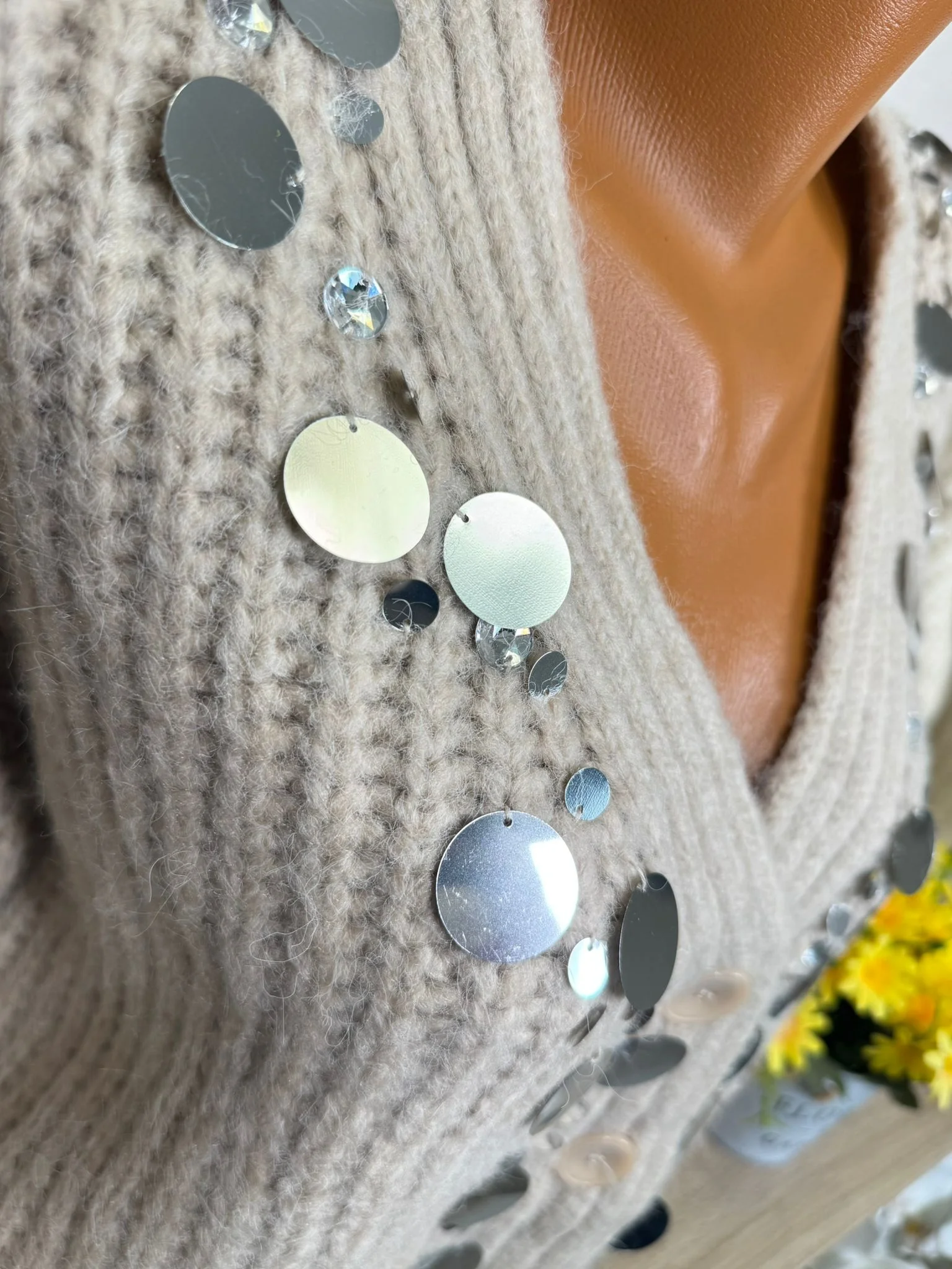 Cardigan damă tricotat cu paiete decorative