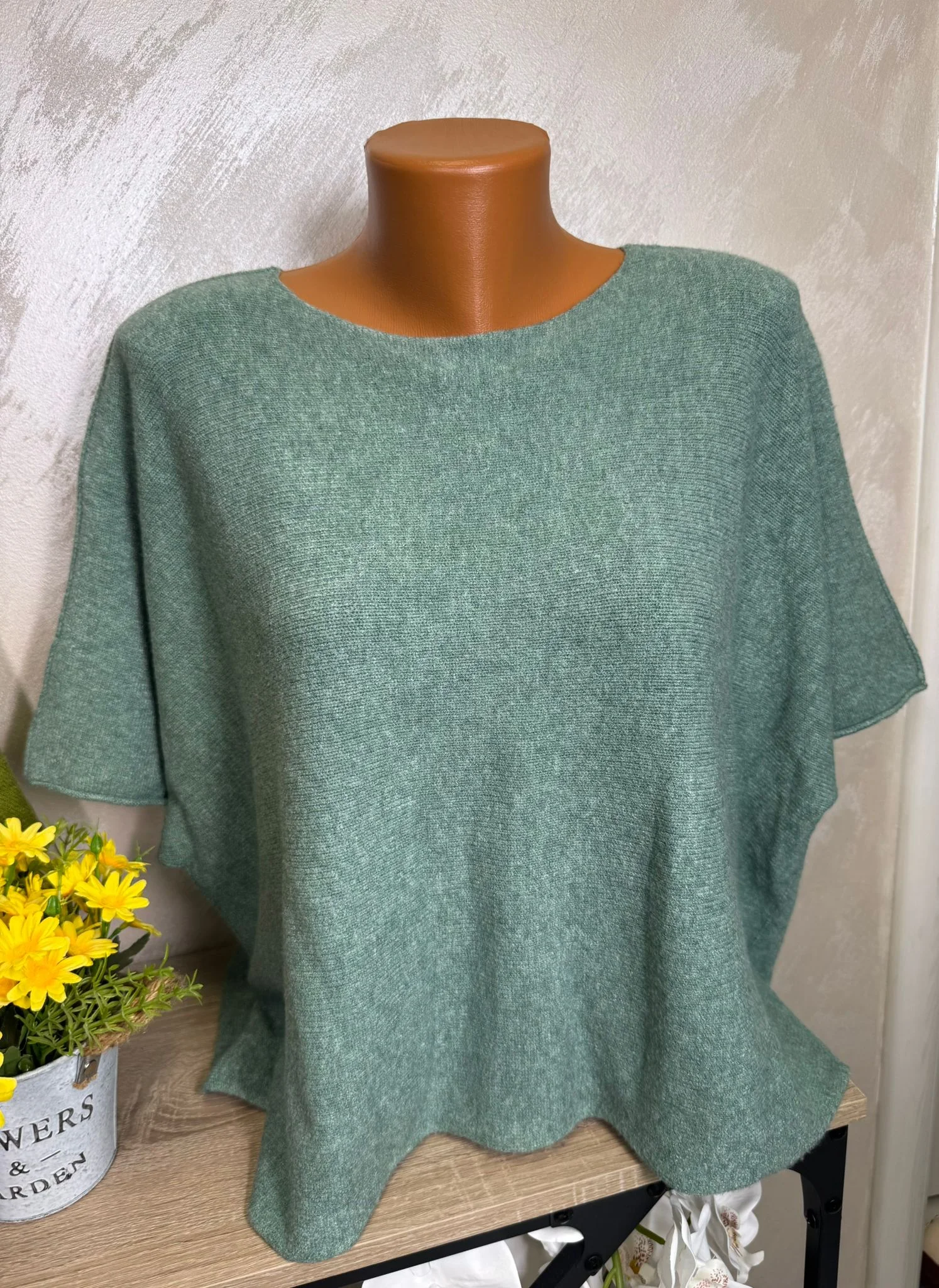 Pulover damă lejer tip poncho, soft touch