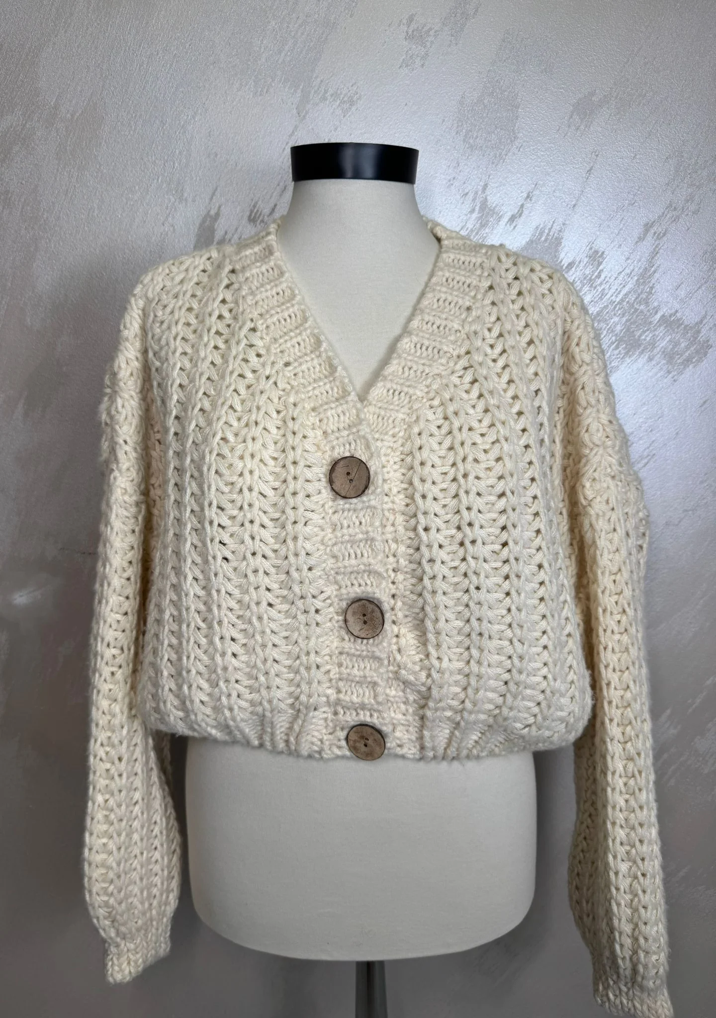 Cardigan damă croșetat manual în Italia, model premium