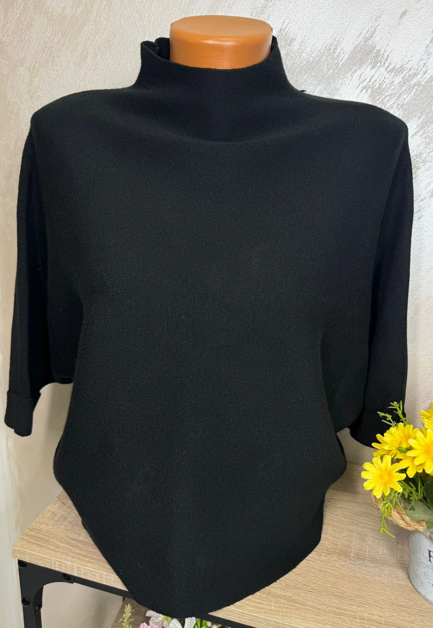 Pulover damă oversize cu guler lejer – model basic elegant