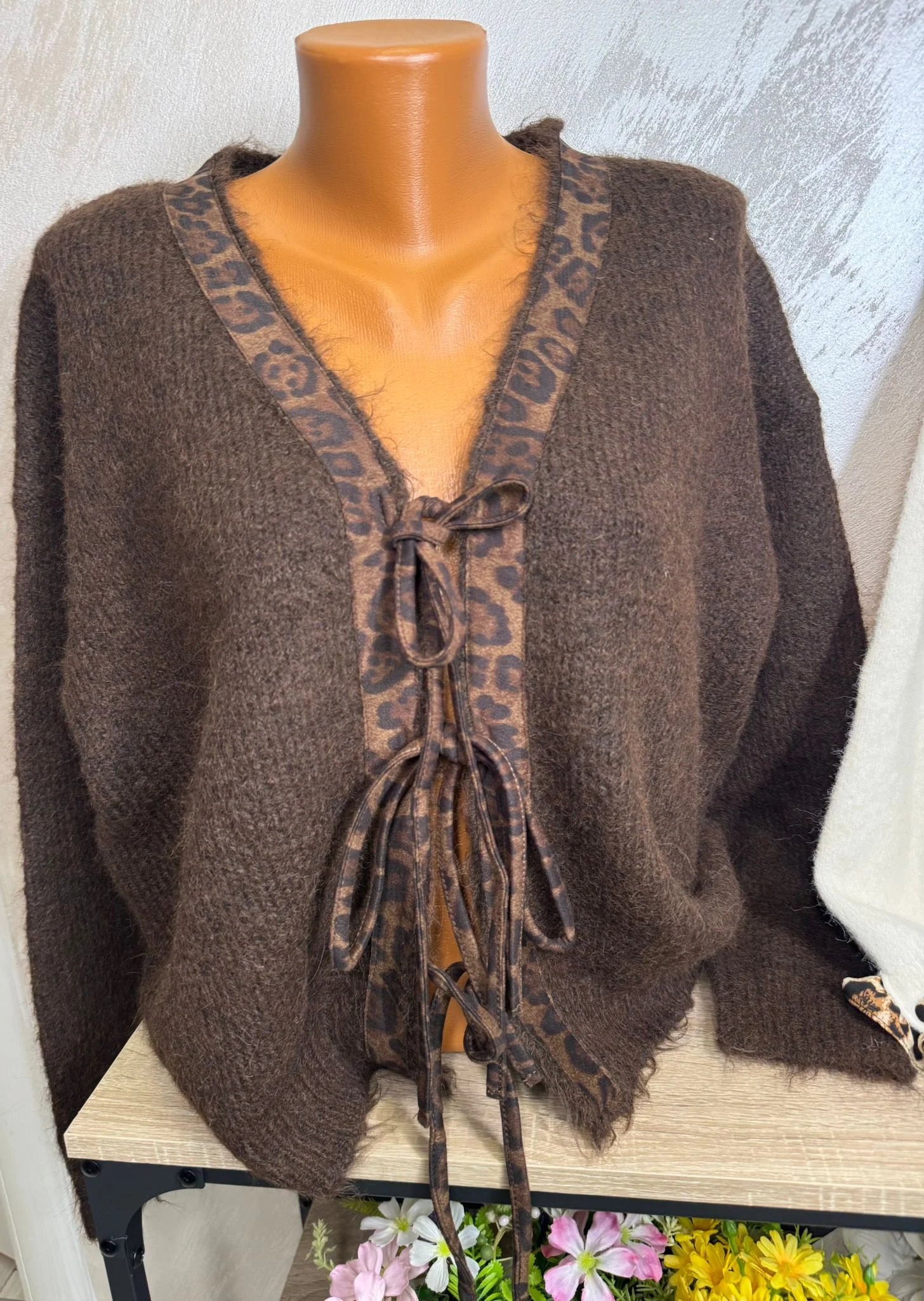 Cardigan damă cu imprimeu animal print și închidere cu șnur – model chic