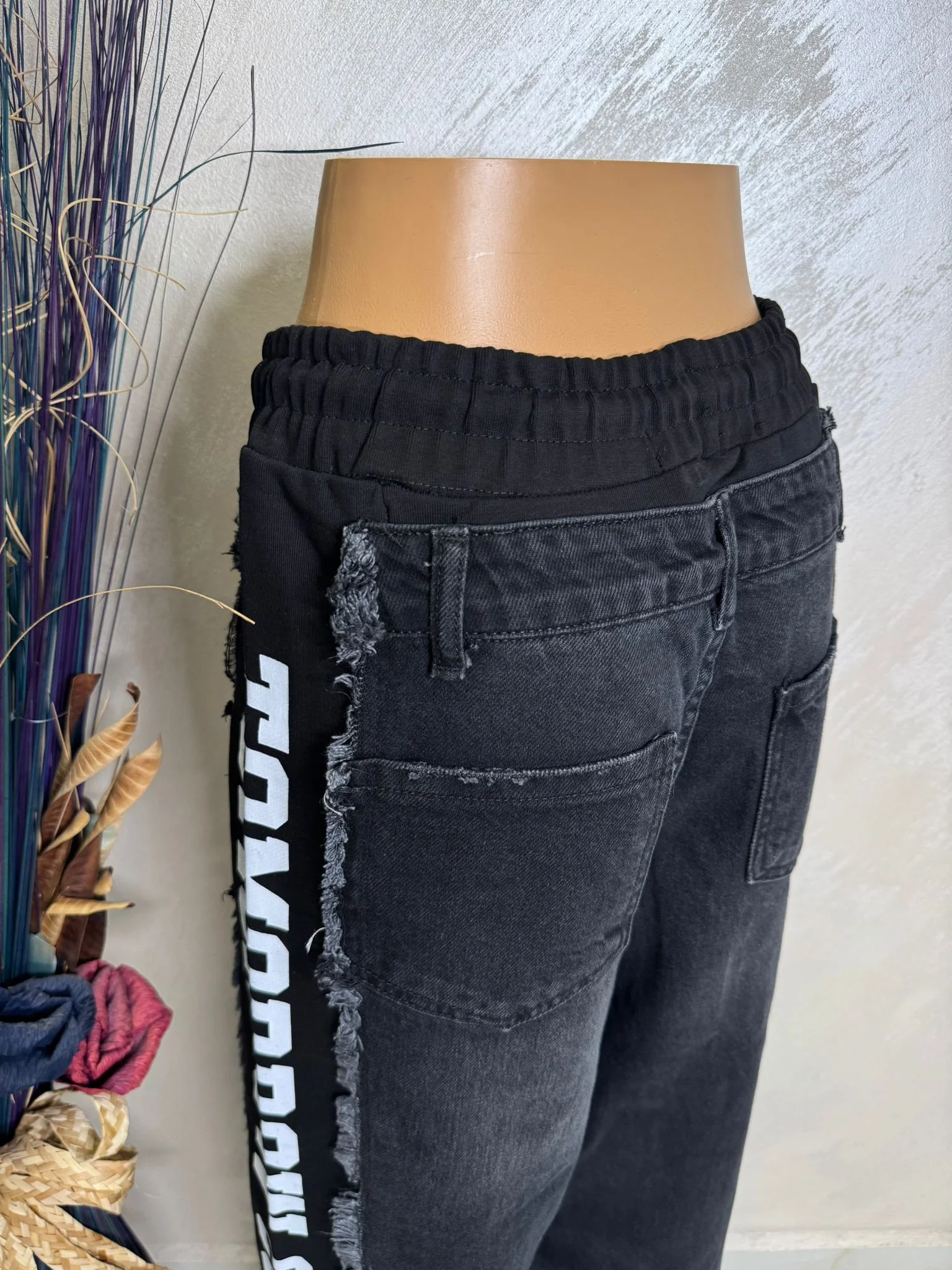 Pantaloni damă casual tip jeans cu talie elastică și imprimeu lateral