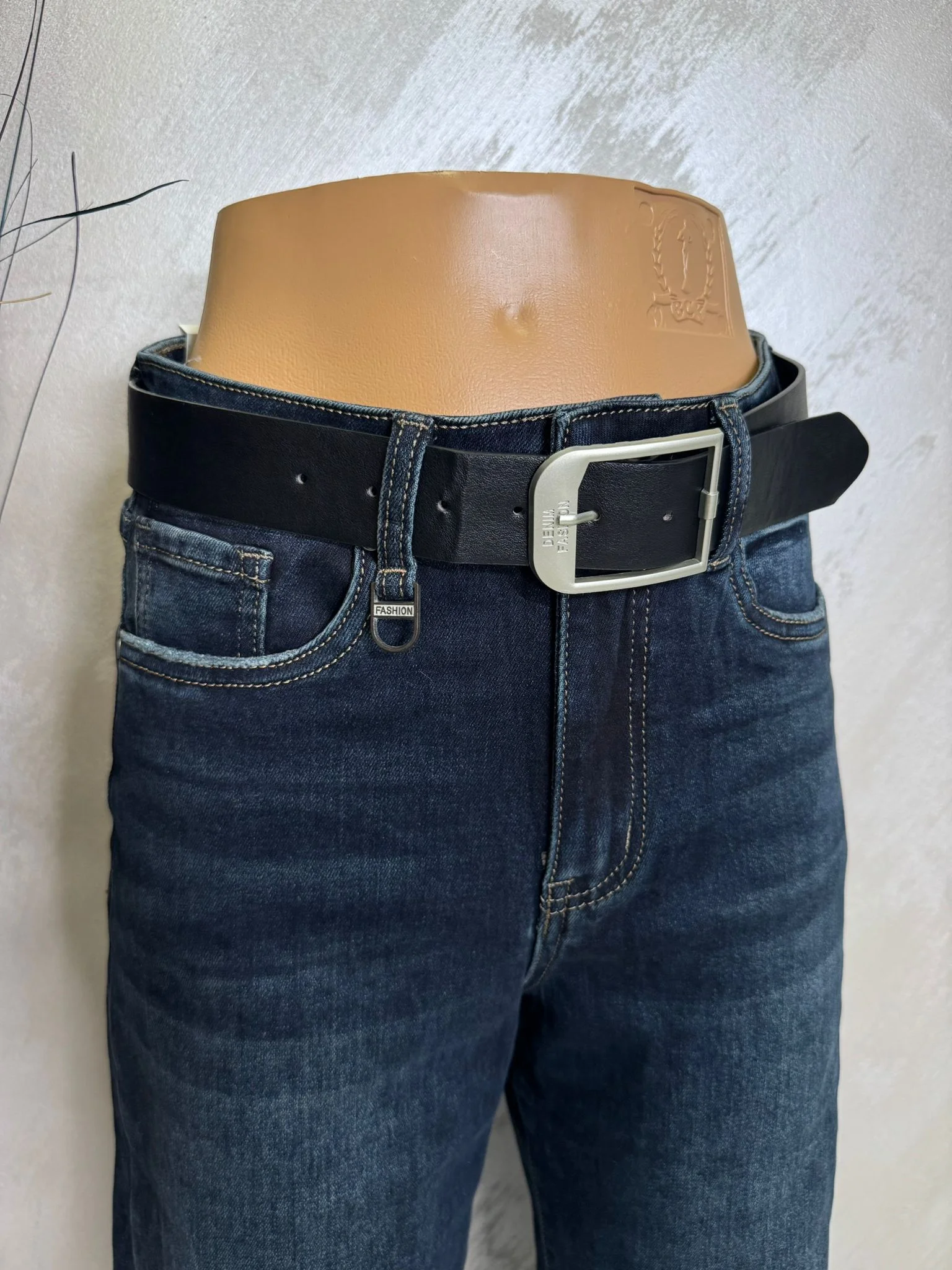 Blugi damă drepți cu talie înaltă și curea inclusă