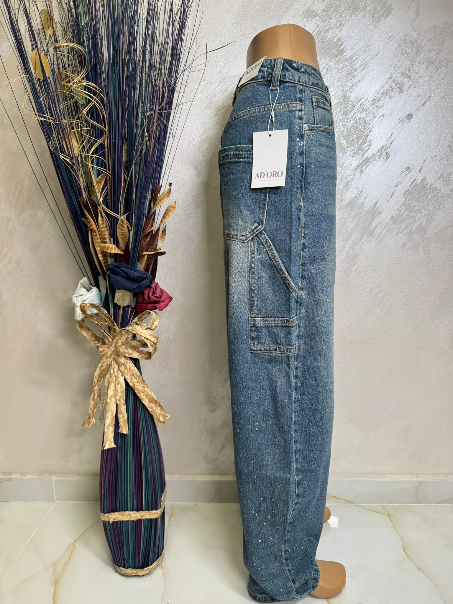 Blugi damă stil cargo cu efect prespălat și detalii paint